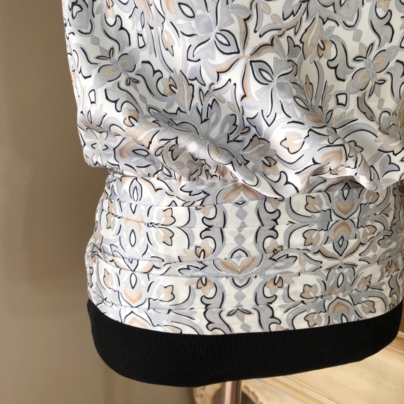 Top - Picture 2 of 6